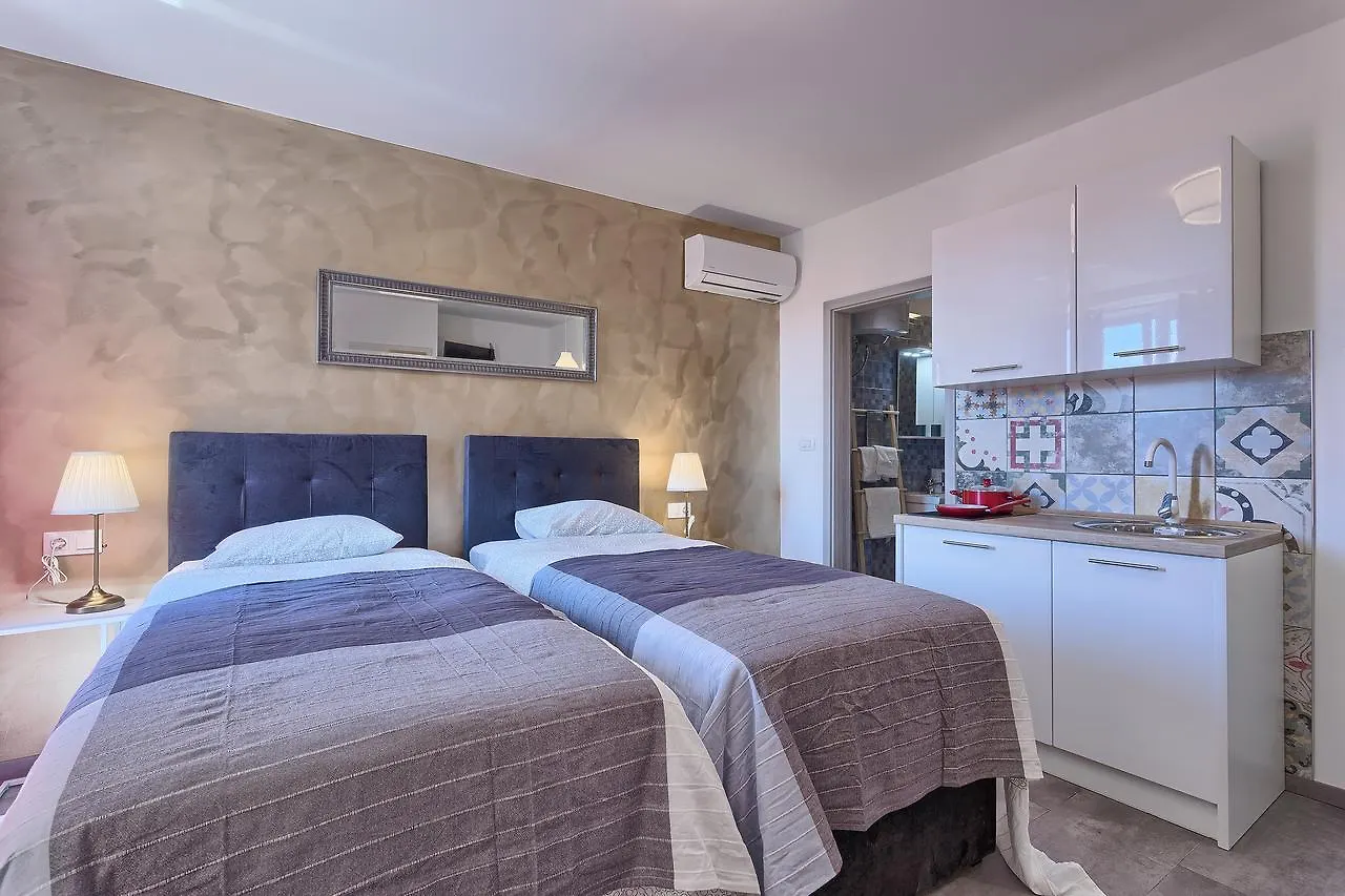 Luxury Flats In City Centre Pula Guest house
