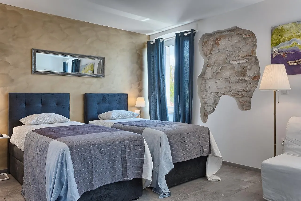Guest house Luxury Flats In City Centre Pula