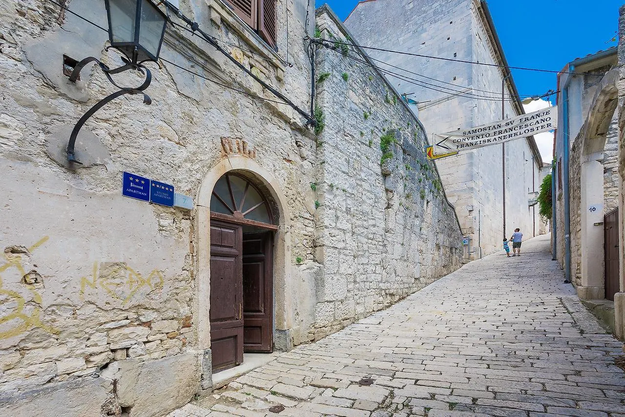 Luxury Flats In City Centre Pula